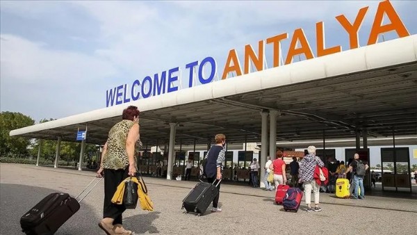 Antalya turizmi rekora doymuyor! Yabancı ziyaretçi sayısı zirveye çıktı